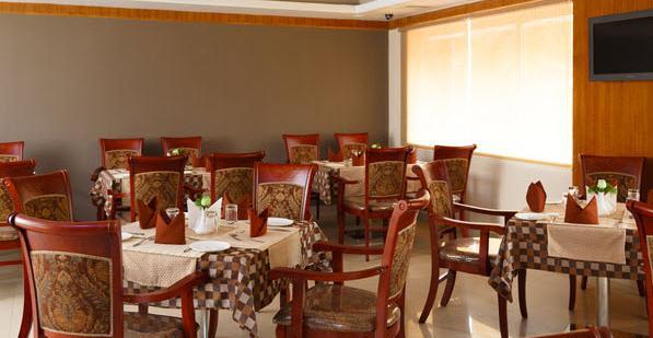 Hotel Gopalapuram International Pollachi Bagian luar foto