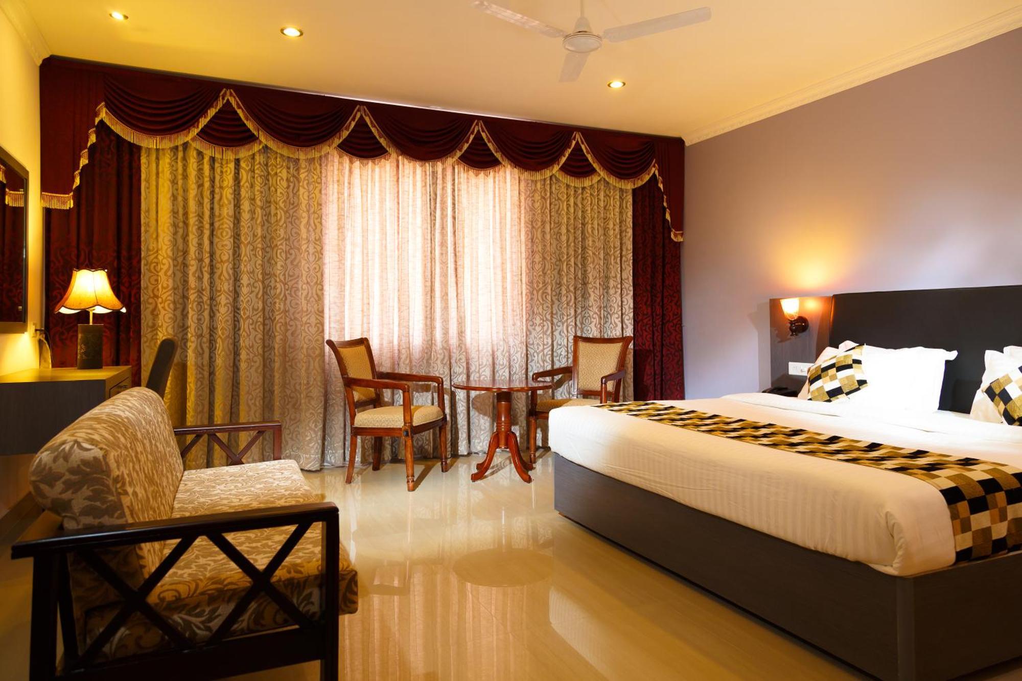 Hotel Gopalapuram International Pollachi Bagian luar foto
