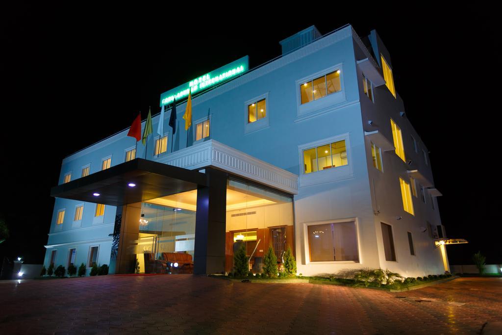 Hotel Gopalapuram International Pollachi Bagian luar foto