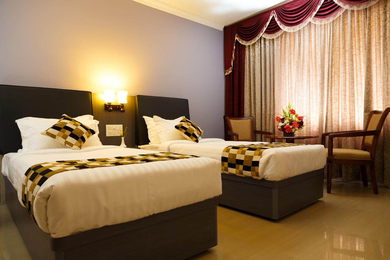 Hotel Gopalapuram International Pollachi Bagian luar foto